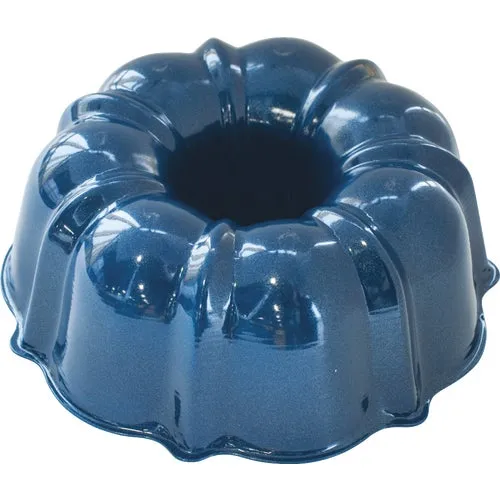51322 Nordic Ware 12-Cup Bundt Cake Pan
